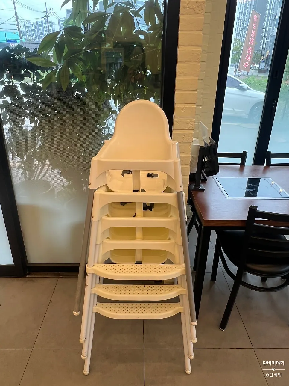 Baby chairs available at the restaurant