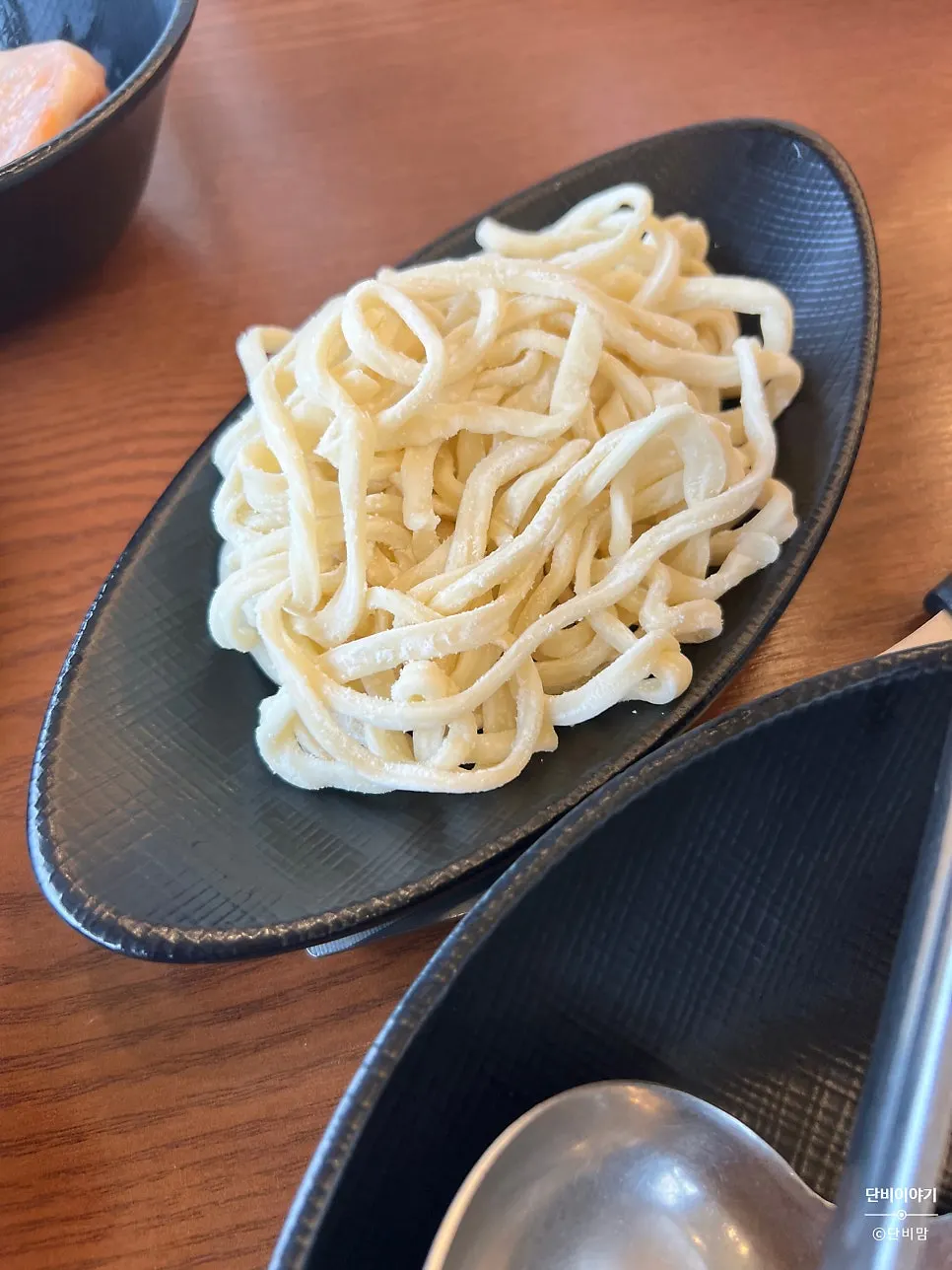 Kalguksu noodles served for the finishing course