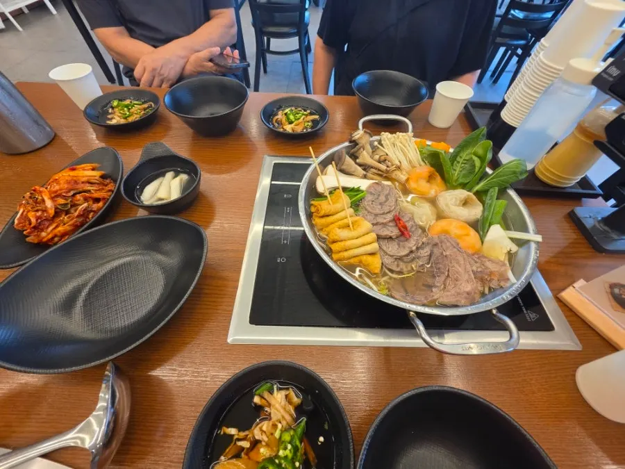 Instructions on how to eat mandu jeongol