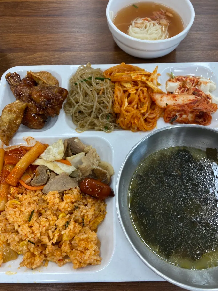 Self-serve ramyeon, toast, cereal and icy sikhye counter