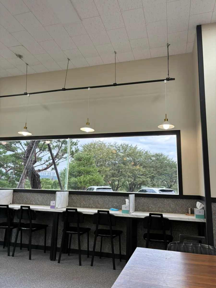 한눈에 보이는 한식뷔페 음식 코너