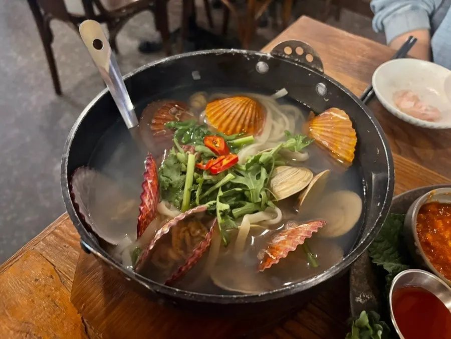 Clam-scallop soup packed with clams and scallops