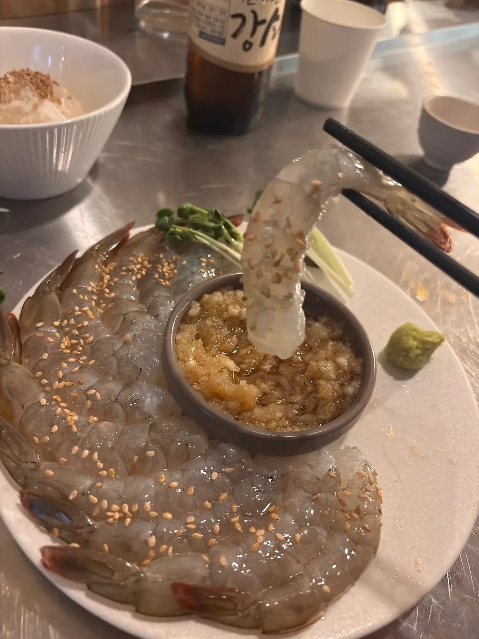 크고 실한 생새우회 클로즈업