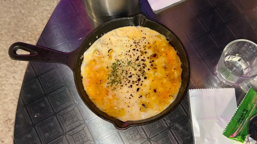 버터에 구운 닭다리살 닭구이