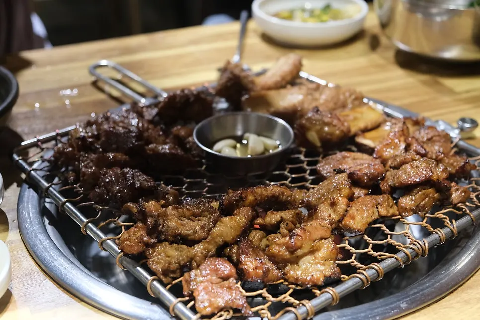 Side dishes brought from the self-serve bar