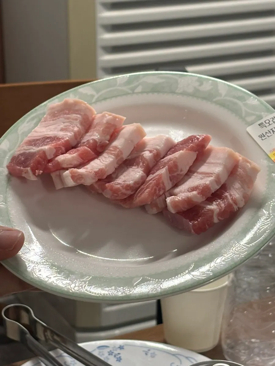 리필해서 구운 감자와 밑반찬