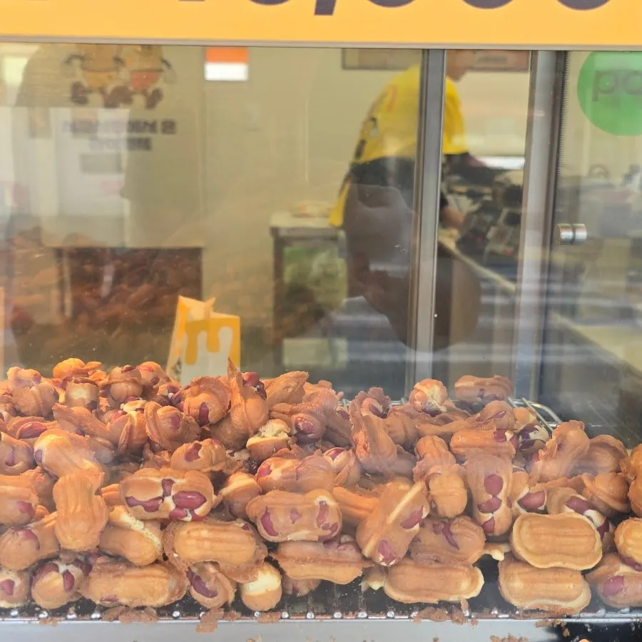 Bite-sized Daesin peanut bread