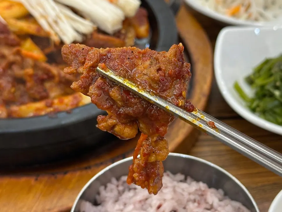 Pork-and-squid stir-fry on a stone plate