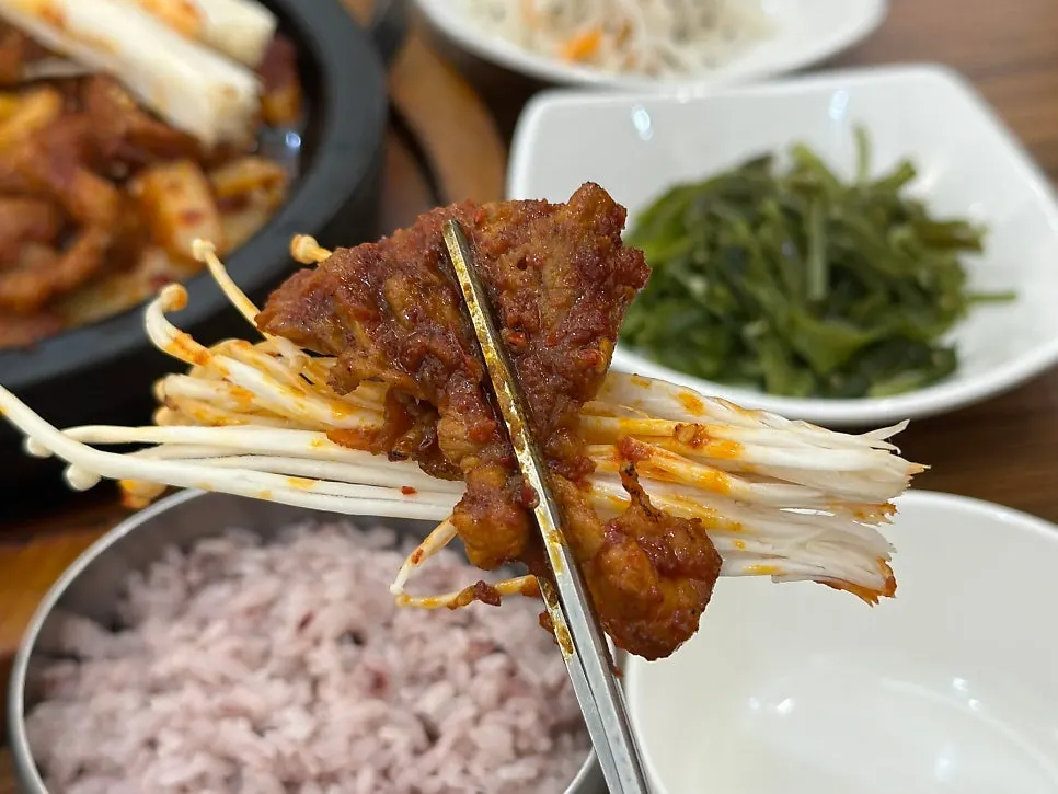 Texture of pork and squid