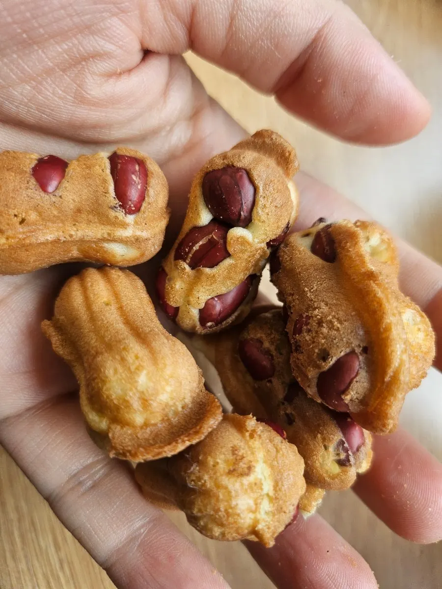 Close-up of Daesin peanut bread