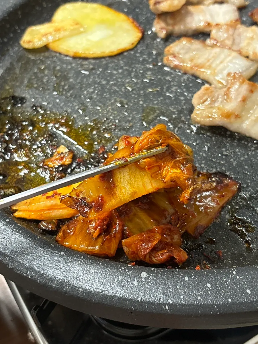 Golden-grilled five-layer pork belly