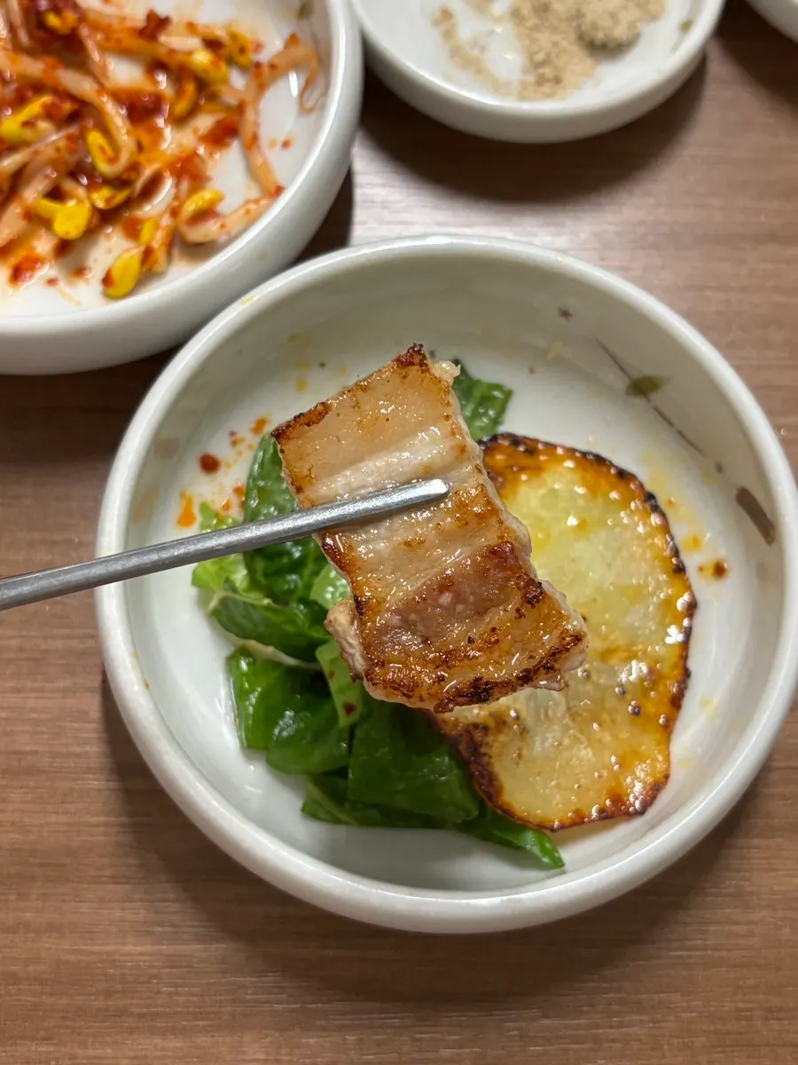 Stir-fried kimchi grilled in pork fat