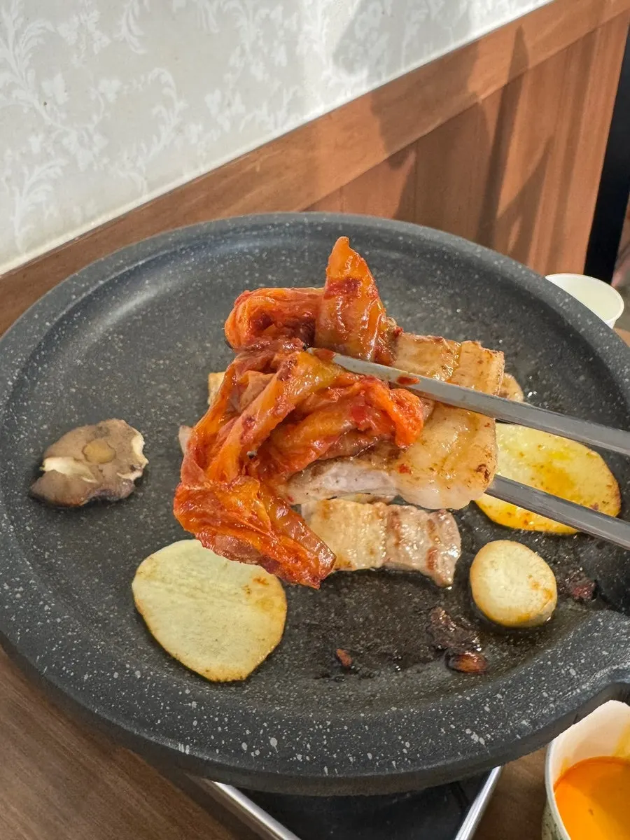 Stir-fried aged kimchi on the grill