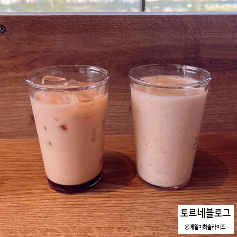Milk tea and fresh banana juice