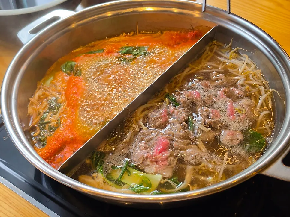 얼큰 육수에 익힌 소고기