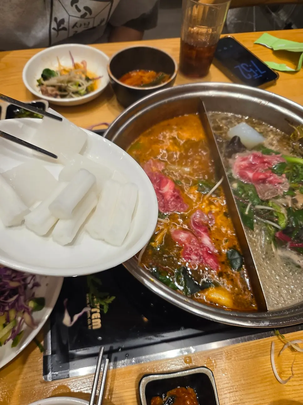 면을 넣어 즐기는 샤브샤브