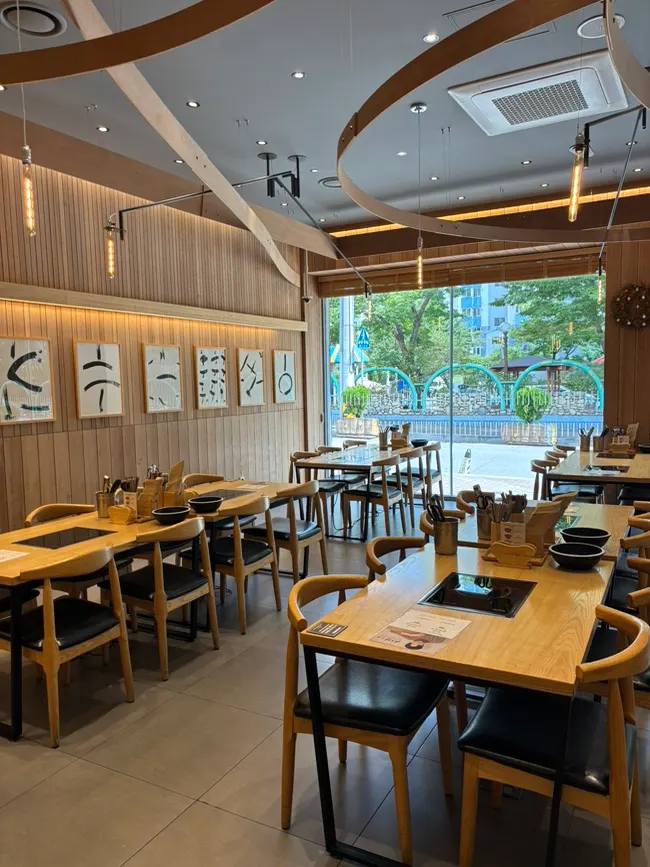 Interior view of Shabu20 Daegu Bokhyeon branch