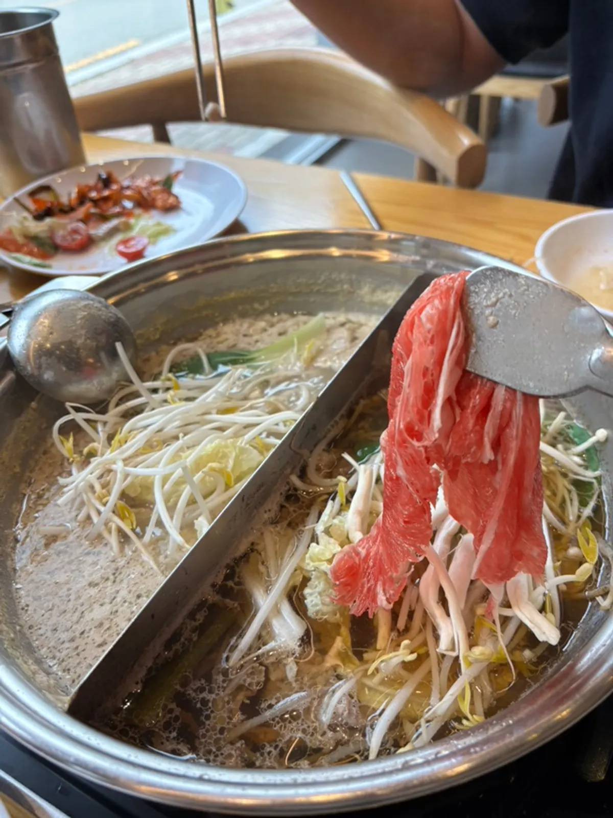 Soybean and katsuobushi broth shabu-shabu