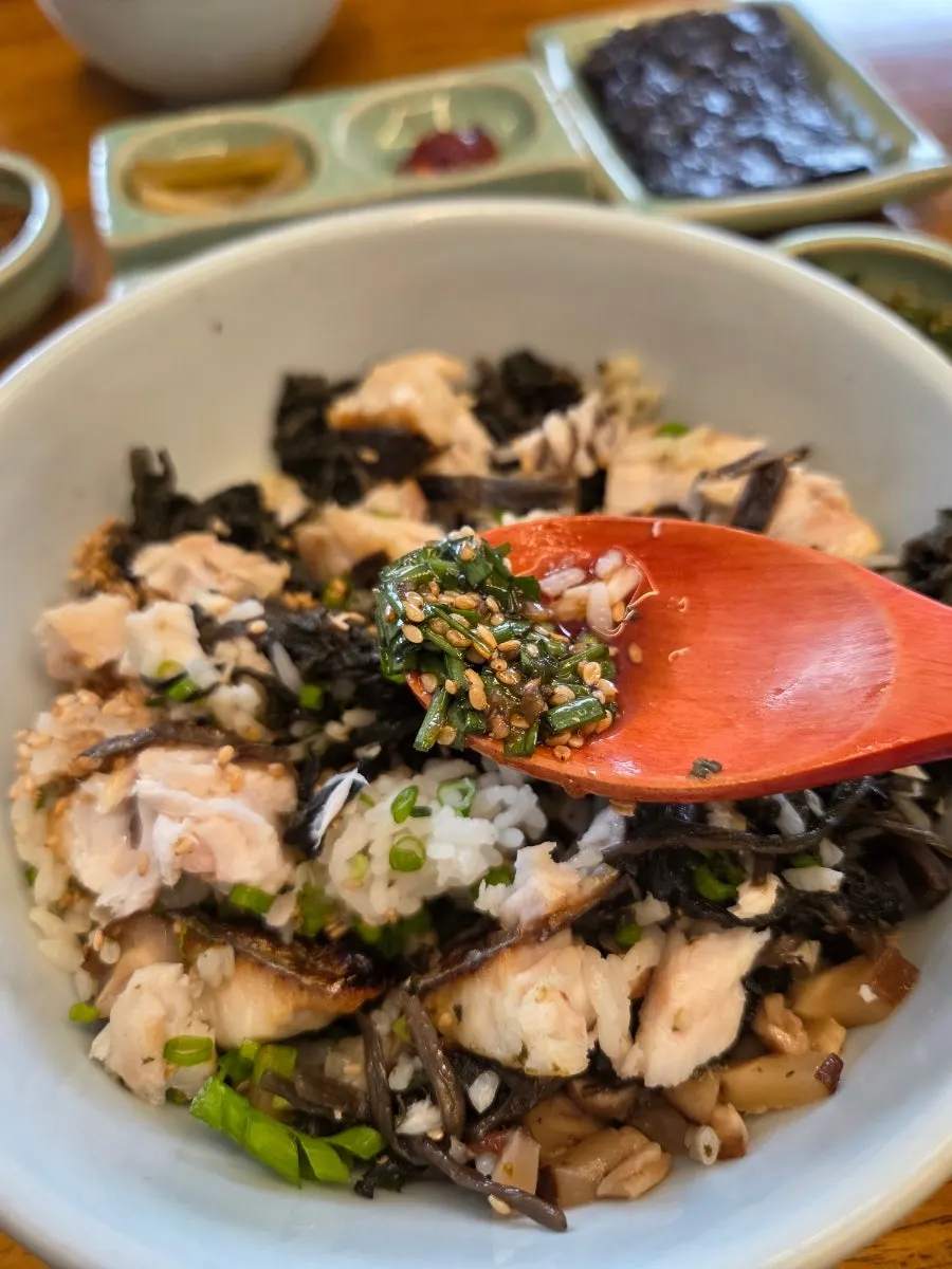 Spanish mackerel gondre rice with seasoned sauce