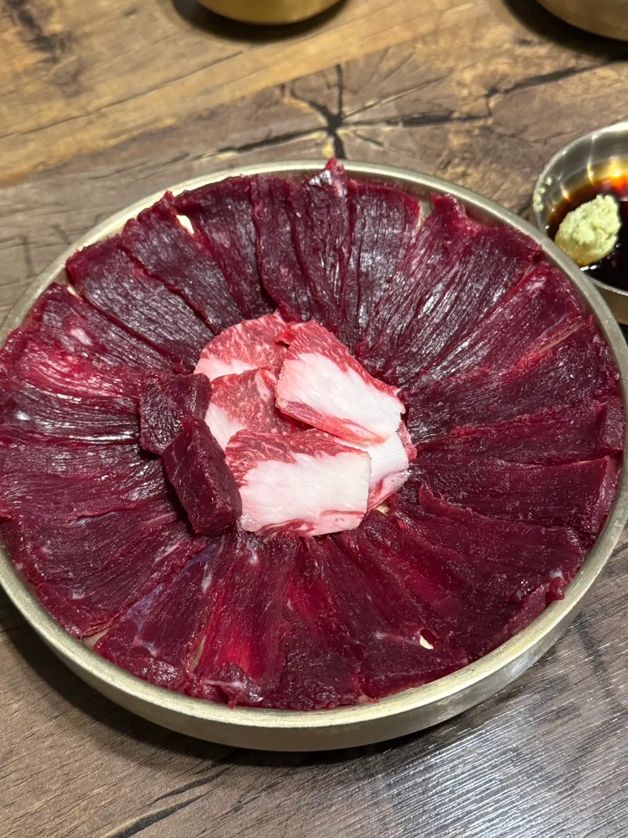 Carne cruda durante su preparación