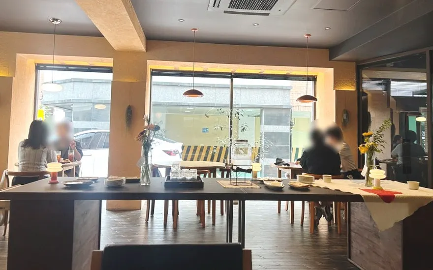 Dento location and opening-hours information