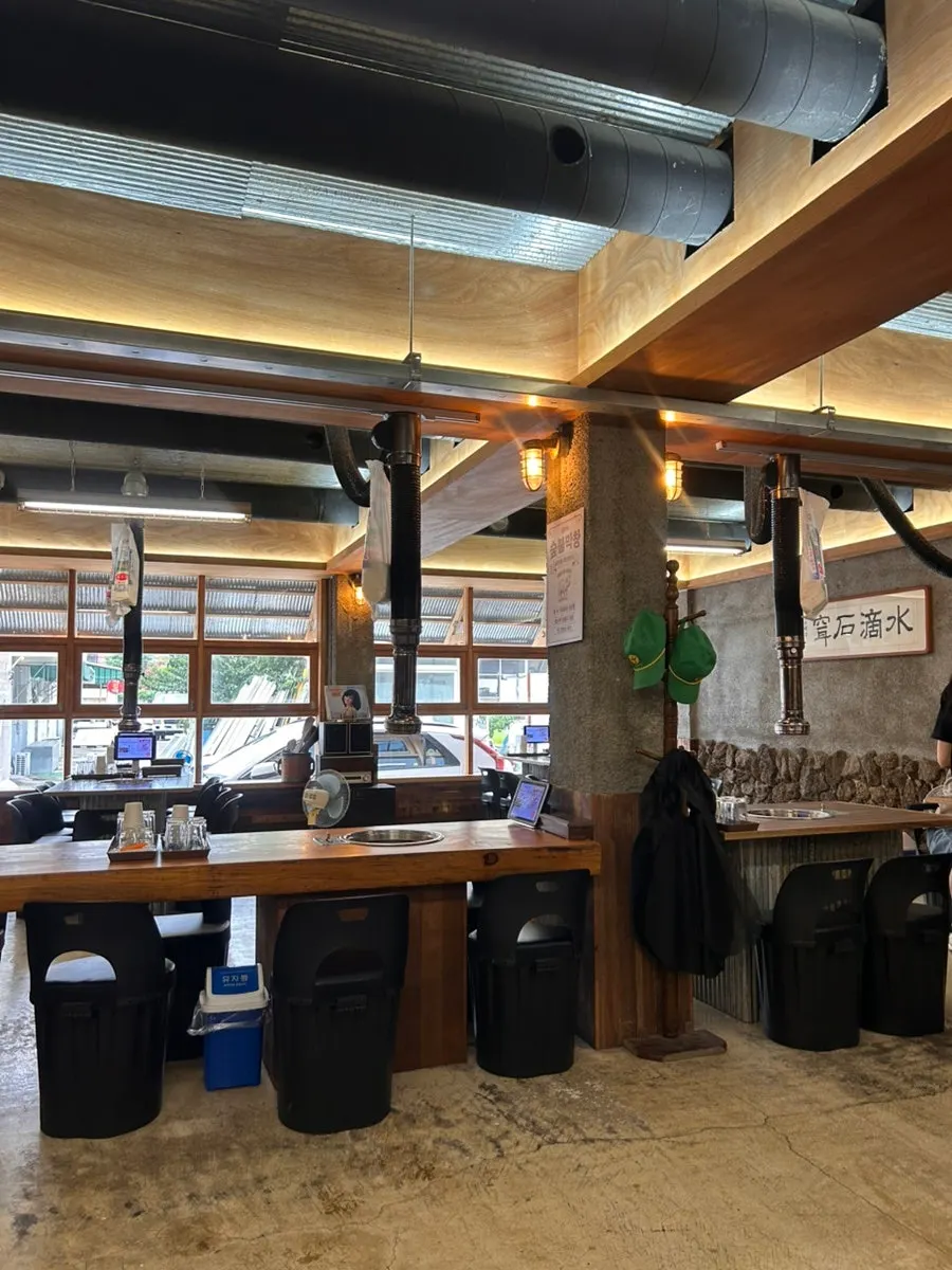 Interior with retro decor items on display