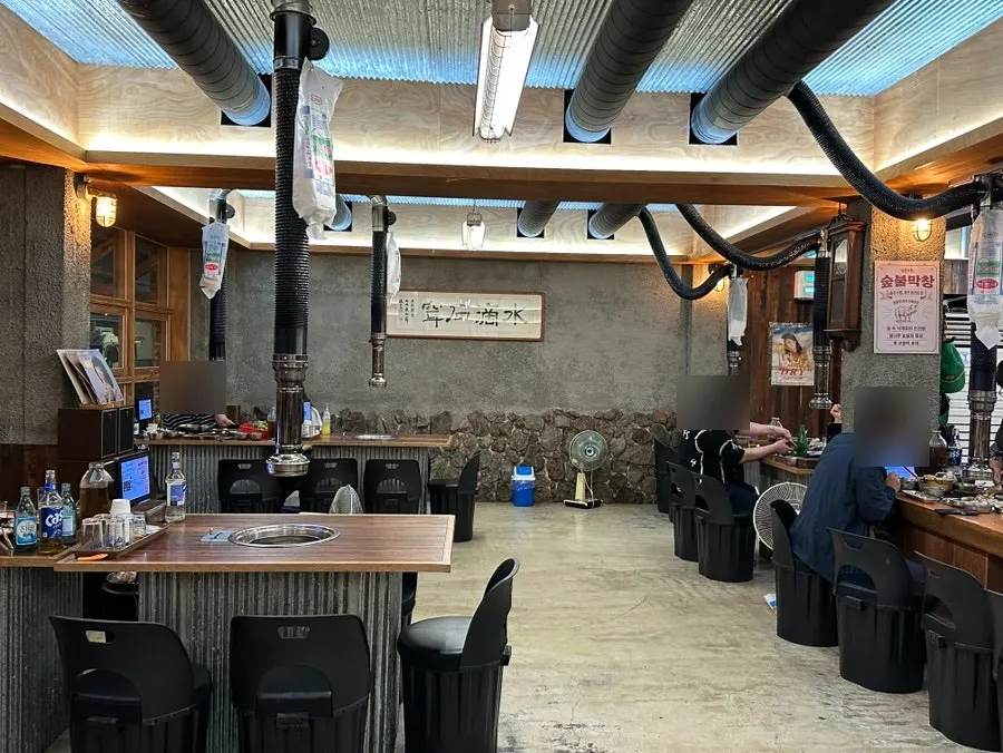 Open, airy interior of the Supbul Makchang dining hall