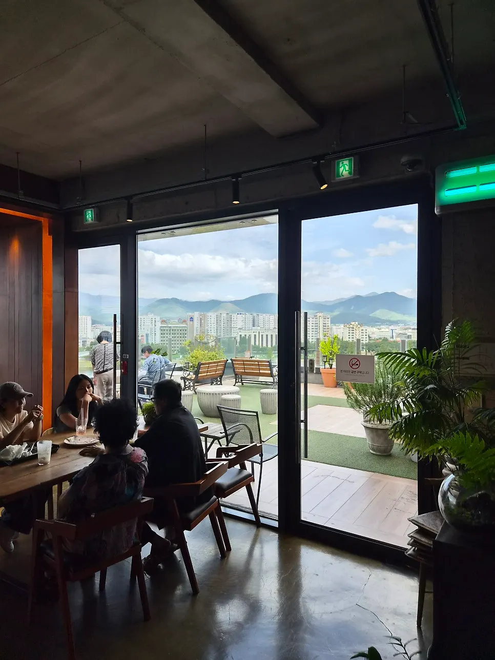 Fourth-floor seating area