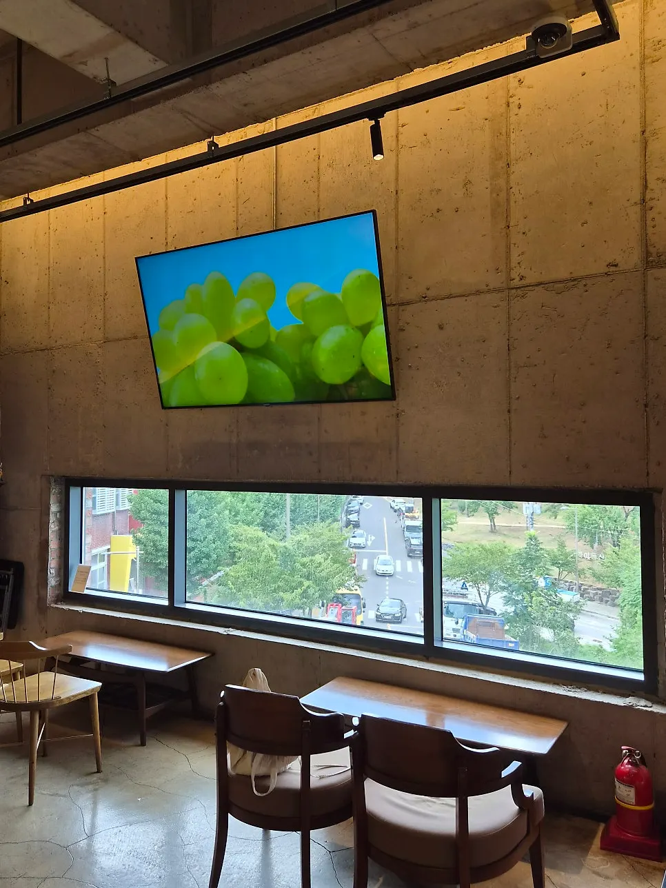 Third-floor café seating