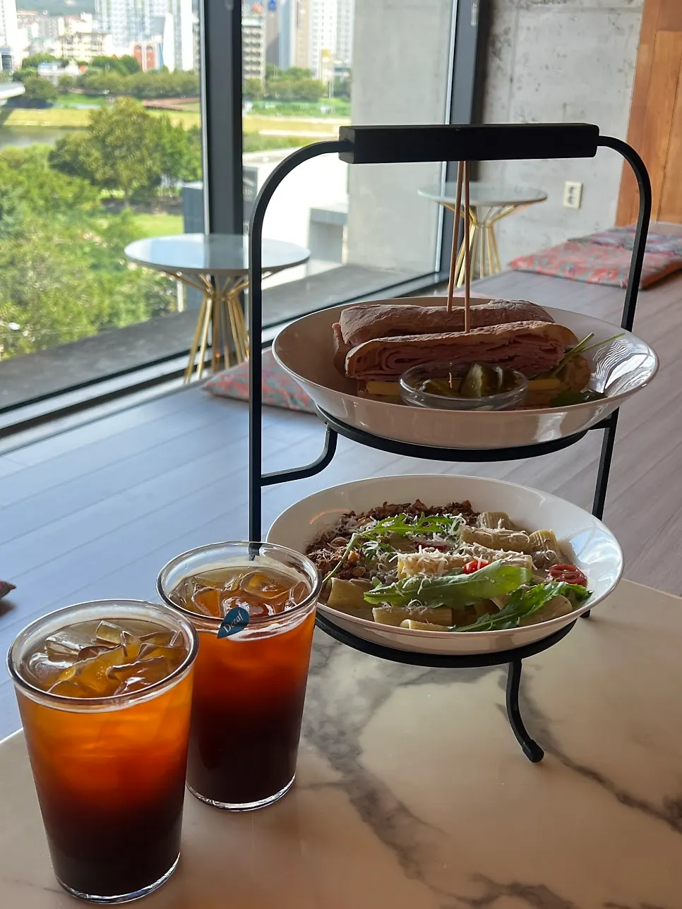 Hands Brunch Set B order
