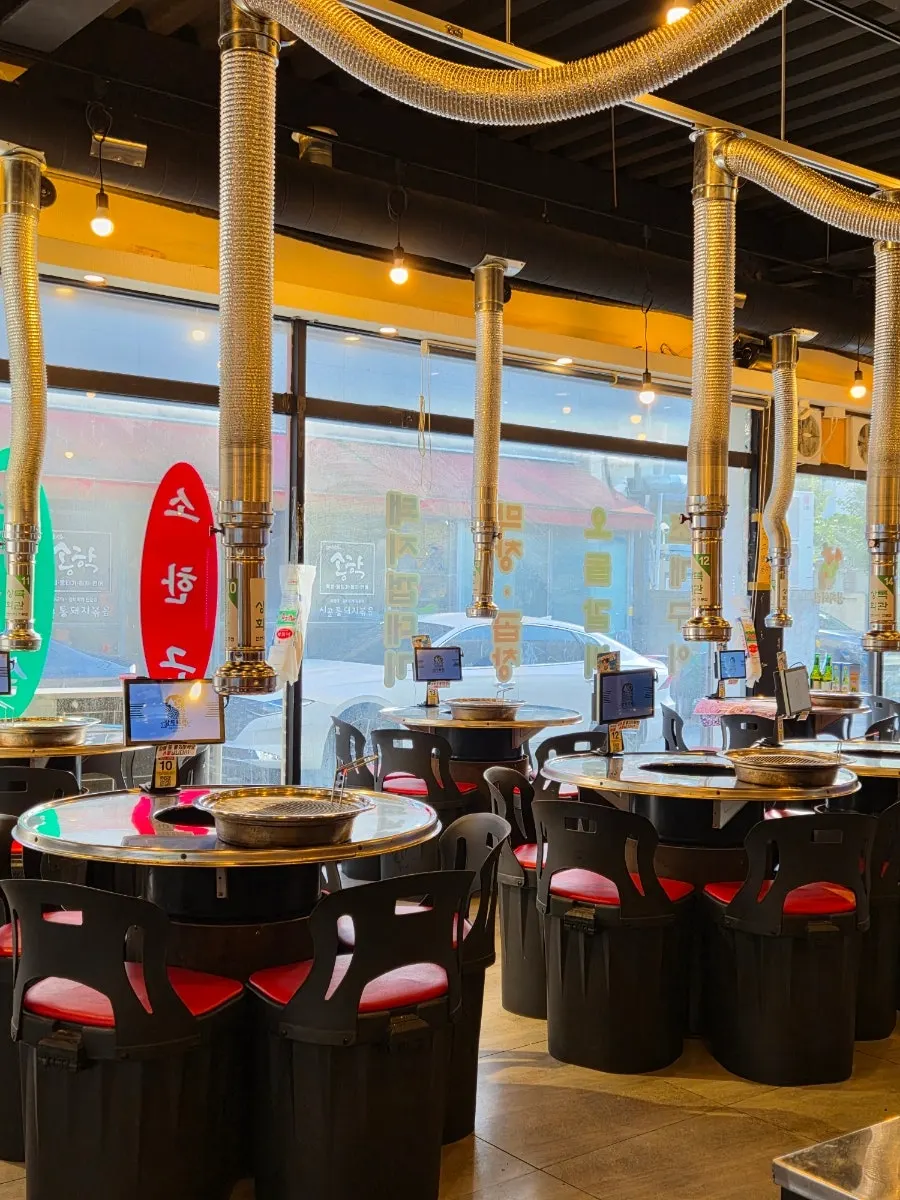 Spacious, clean interior seating at Sangnok Hoegwan Goseong Branch