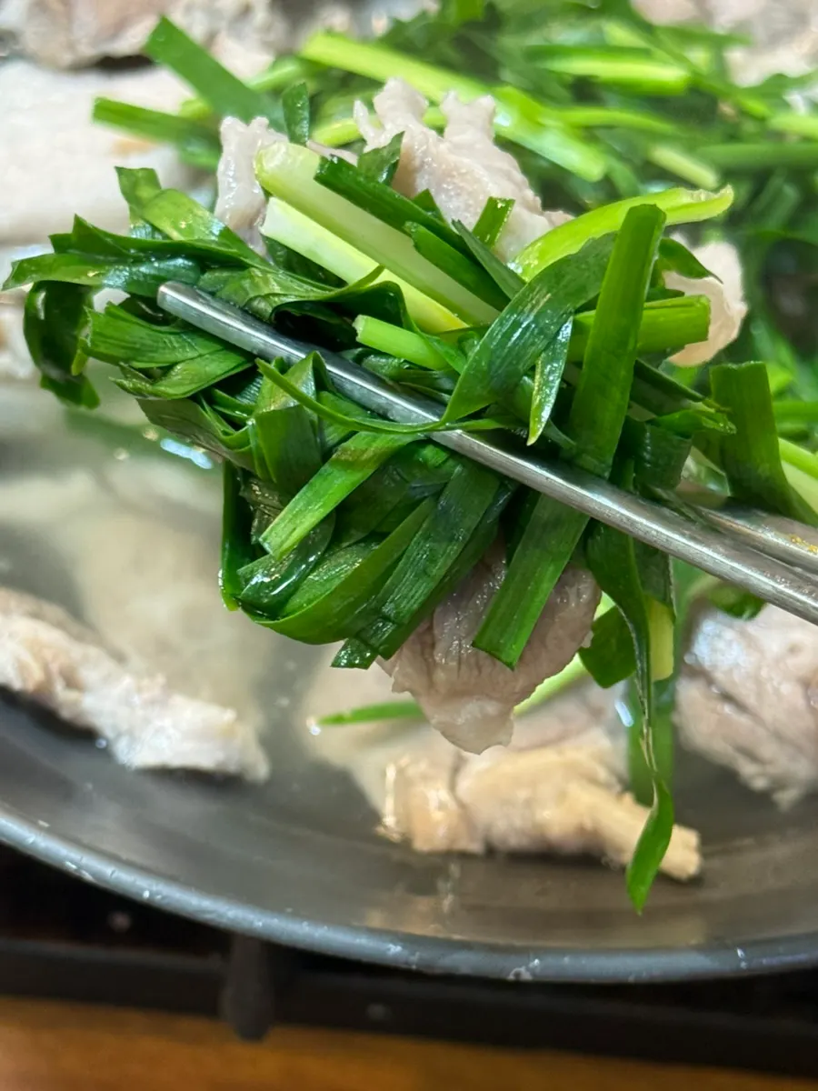 부드럽게 삶아진 수육