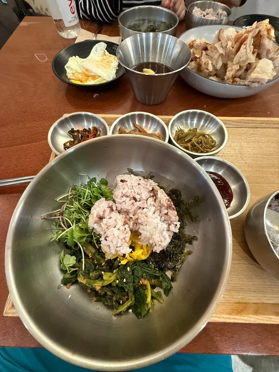 Components of the yeolmu bibimbap set