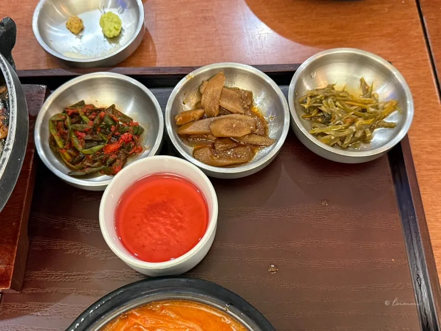 Pork bulgogi served with cabbage