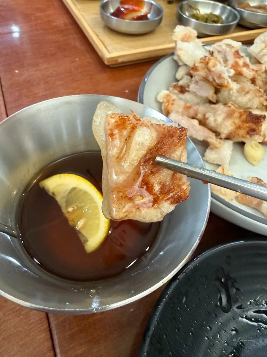 Tangsuyuk cut into bite-size pieces