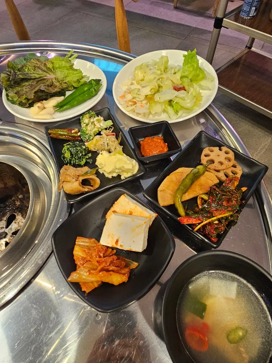Menu board at Hyeongnim Dakgui Daemyeong-dong Gyeongdae branch