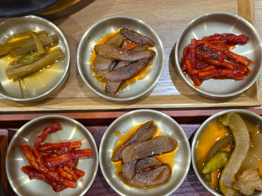 Charcoal-grilled spicy pork with rice