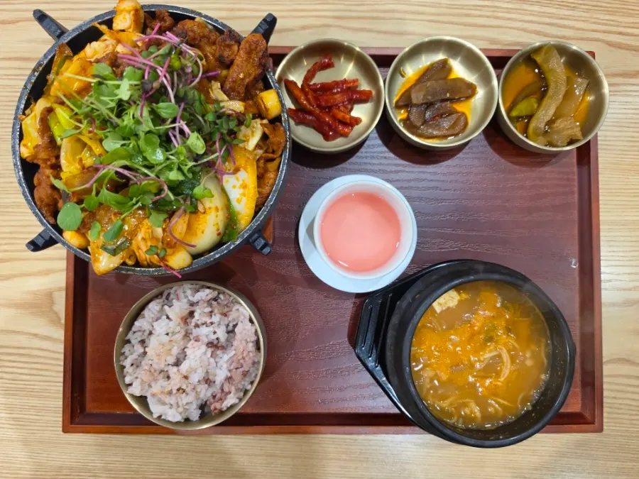 Kimchi stew set with meat