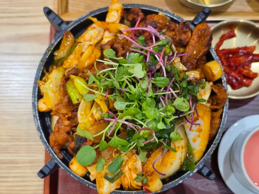 Bubbling kimchi stew