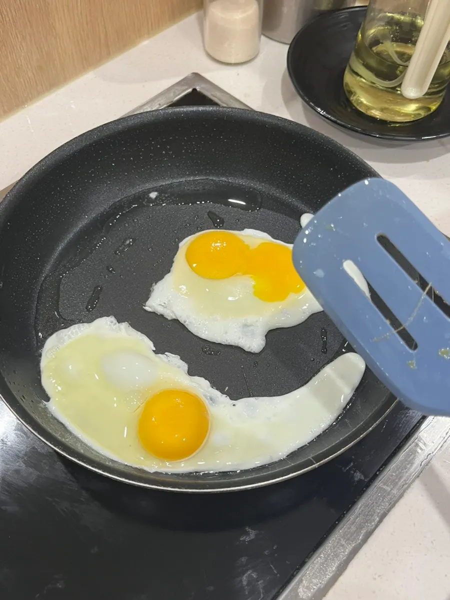 김, 밥, 헛개차가 놓인 셀프바