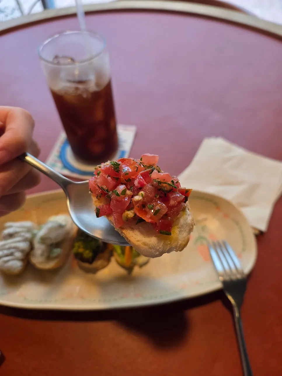 Pan con tomate topped with tomato