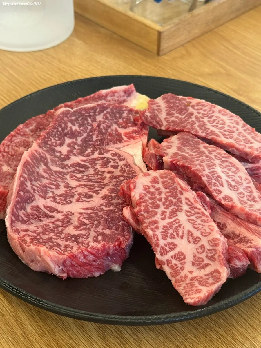 세팅이 끝난 고기 굽기 준비 상