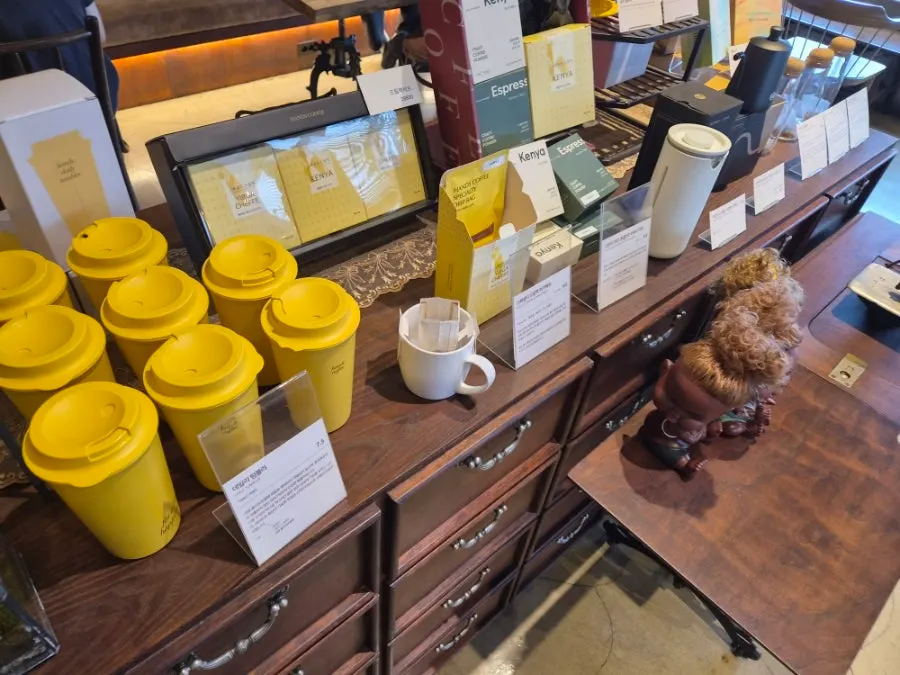 Tumblers and café goods