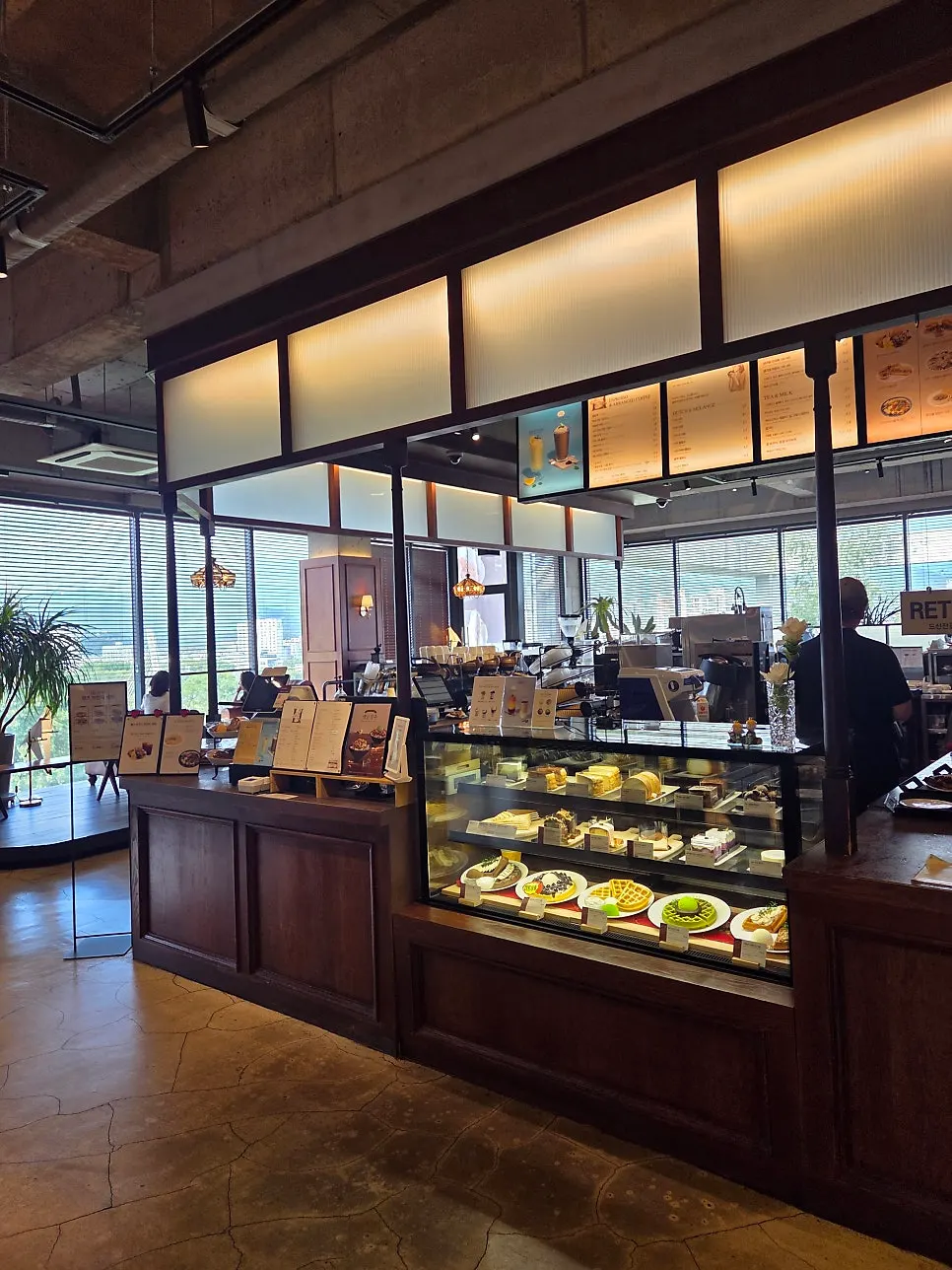 Second-floor ordering counter