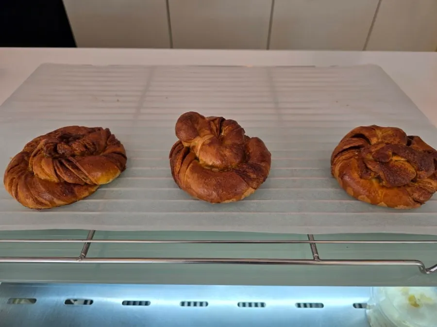 바나나 푸딩과 조각케이크 메뉴