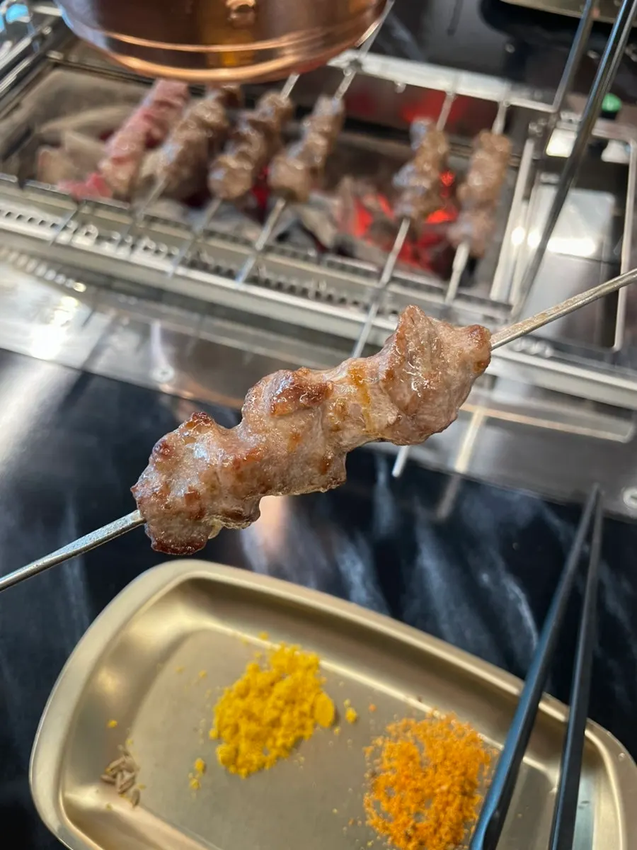 Lamb skewers with cumin and chwalryo