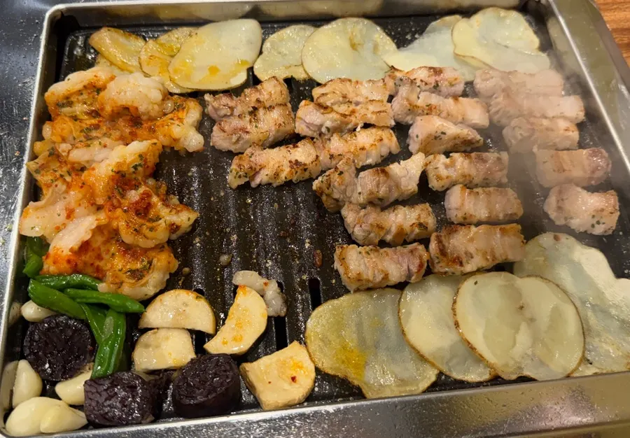 Pork belly and daechang combination