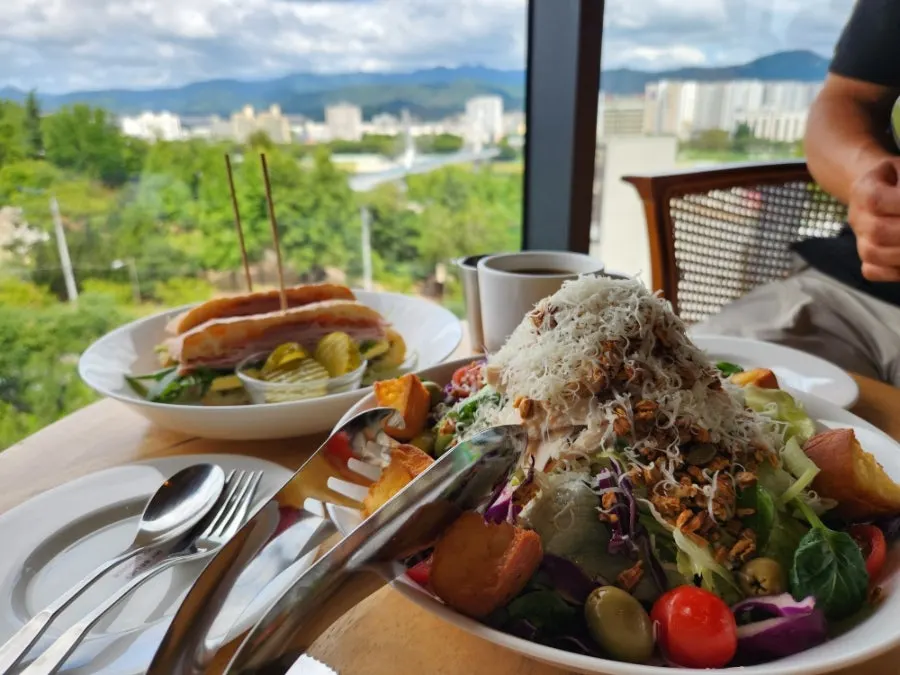 Dongchon Resort brunch café