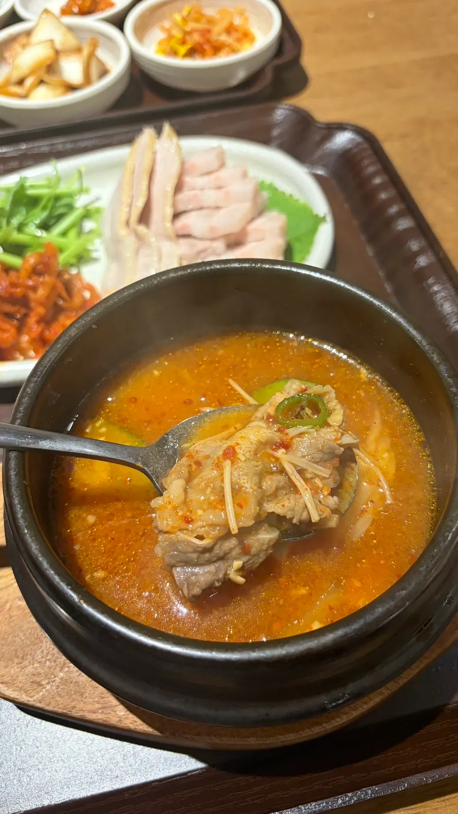 Bossam with minari and seasoned shredded radish
