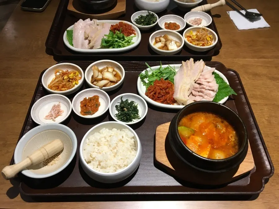 Finished bossam set meal